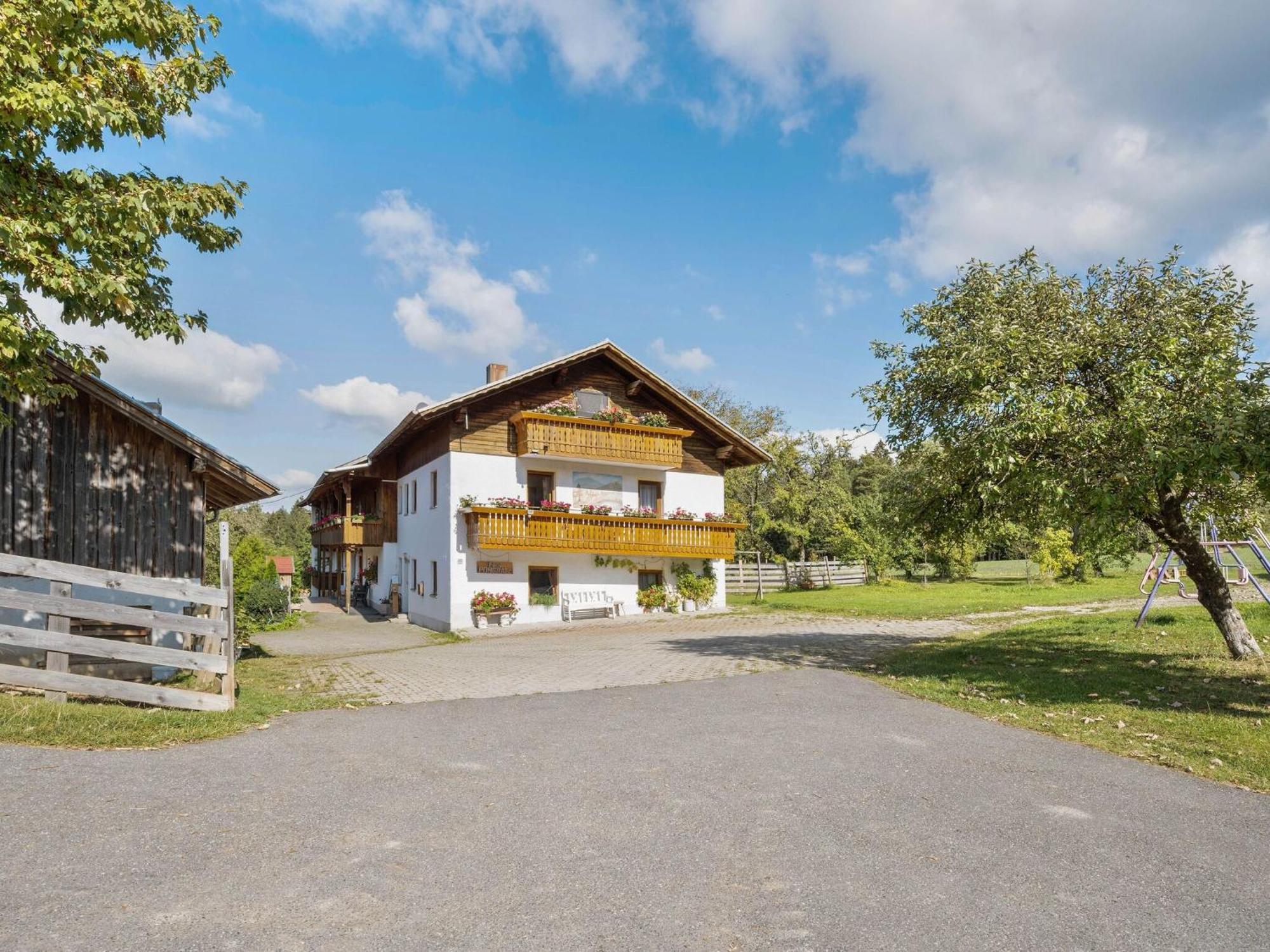 Apartment On A Farm Near The Ski Area 노이키르헨바임하일링겐블룻 외부 사진
