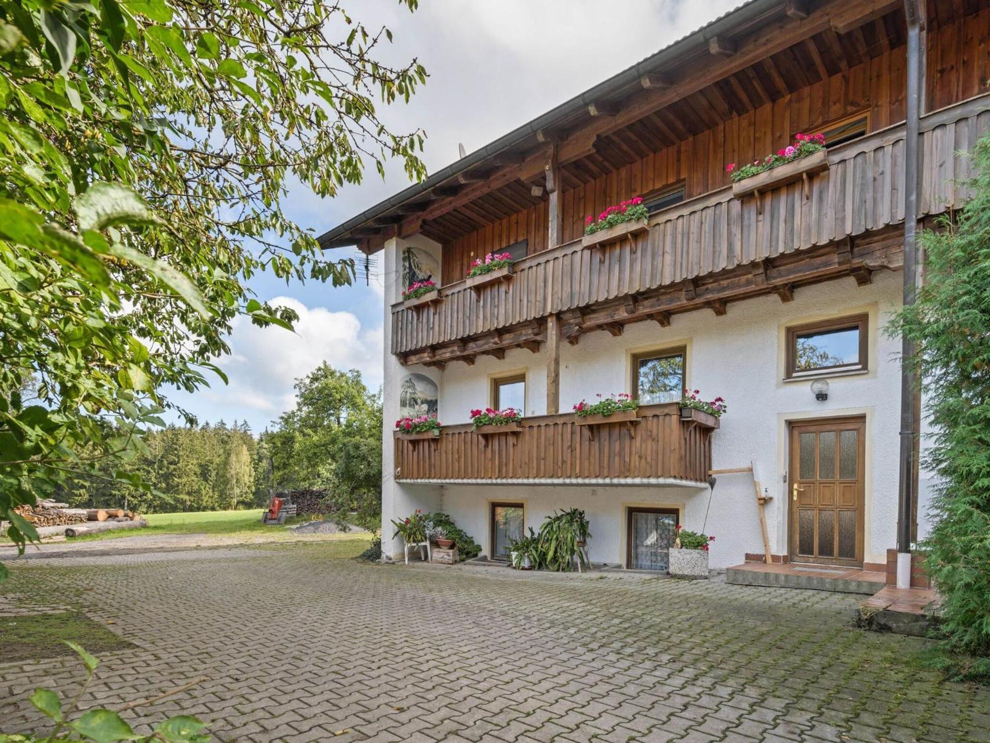 Apartment On A Farm Near The Ski Area 노이키르헨바임하일링겐블룻 외부 사진