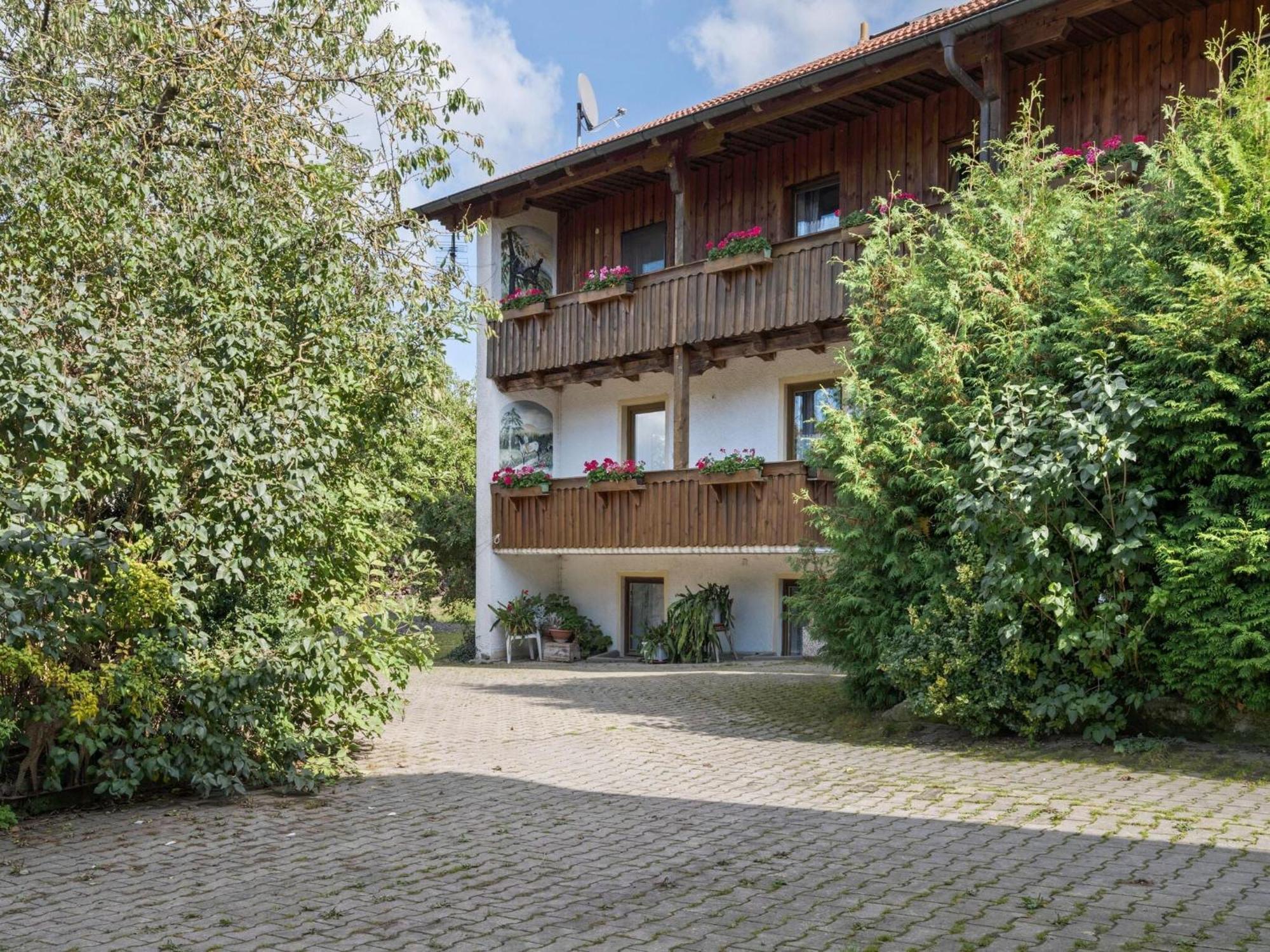 Apartment On A Farm Near The Ski Area 노이키르헨바임하일링겐블룻 외부 사진